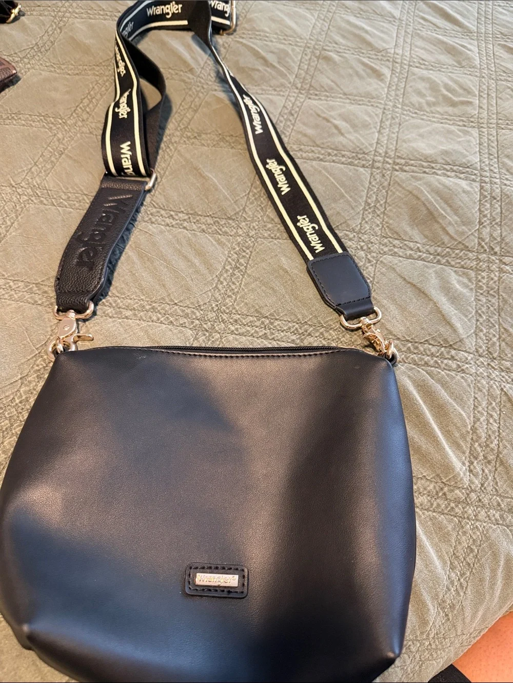 Wrangler BLACK Crossbody with Branded Strap and Gold Hardware